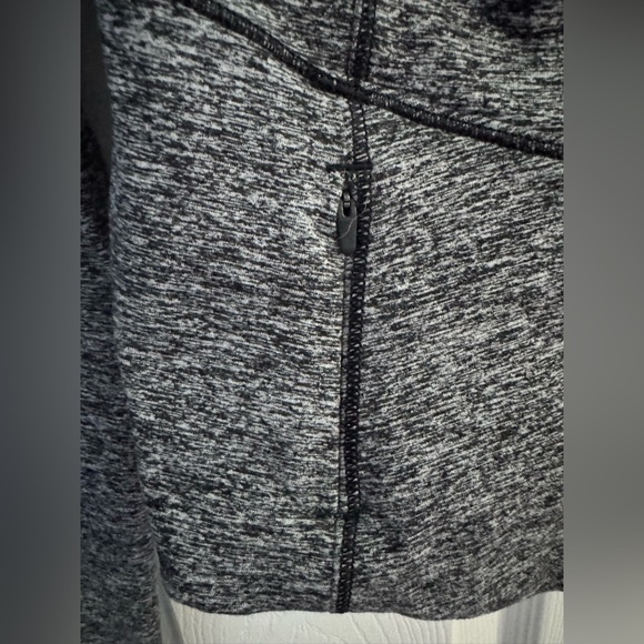 Lululemon Athletica Black Heathered Cropped Sweatshirt - Picture 6 of 7
